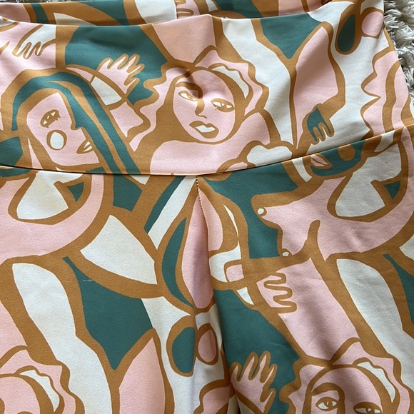 DAZEY LA (Anthropologie)~ “We Are One” Leggings - Picture 5 of 6